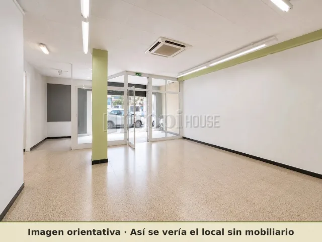 Imagen orientativa: la sala principal despejada hacia el escaparate