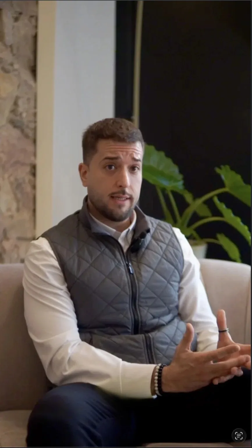 Pau Manovel, fundador de Propi House, durante una conversación