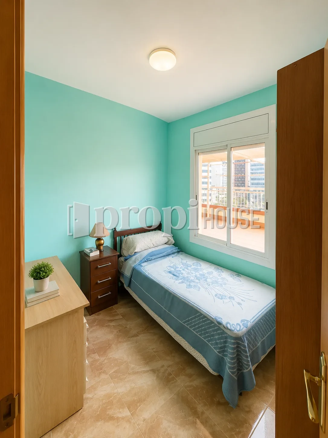 Dormitorio exterior de la vivienda