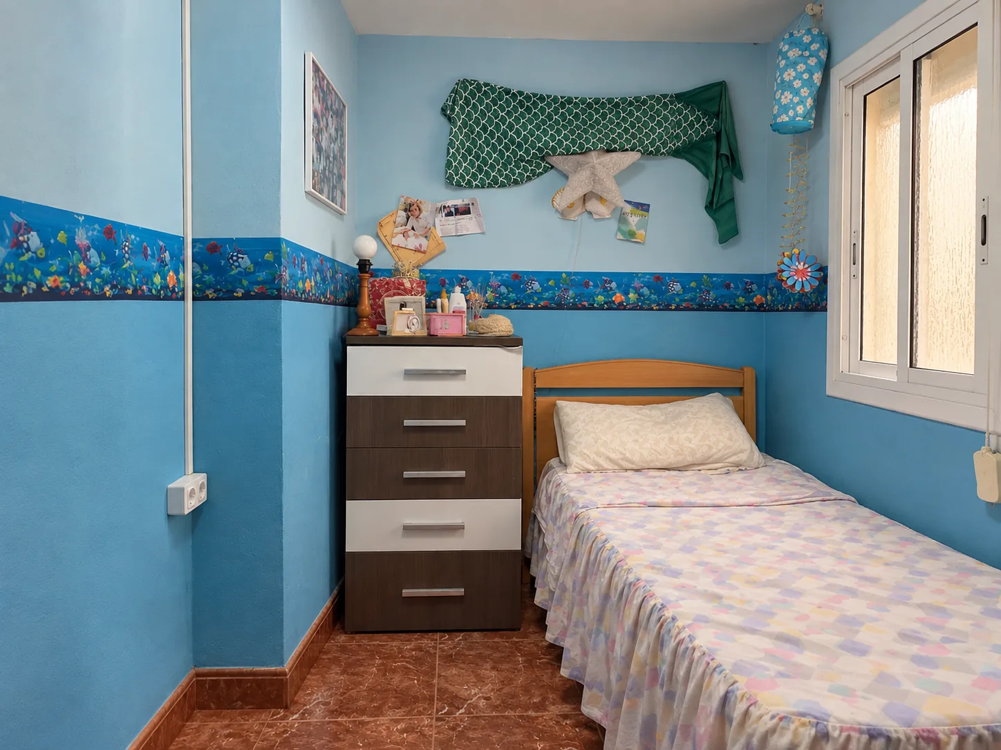 La habitación individual desde la puerta